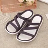 Varma sommarplatta bottenskor Kvinnor Sandaler Beach Korean Hälen Casual Womens Slippers Sandles Sandal Heels Flip Flop 240228