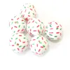 Colliers les plus récents 20 mm 100pcs / lot en acrylique solide à imprimé rouge Perles de bande vert foncé pour la mode Chunky Kids Collier