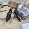 Créateurs de luxe Chaussures talons brevet en cuir slingback avec boucles