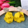 Altri petali di fiori acrilici di moda coreana lunga clip sugli orecchini per donne senza penetrare gioielli a pendiente dolci moderni 240419