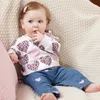 Patpat Baby Mädchen Allover Leoparden Herzdruck Longsleeve Sweatshirt Perfekt für Ausflüge und tägliche Trage Basic Style 240409