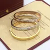 Bracelet de luxe bracelet Designer femme bracelets en acier titanium bijoux de marque pour femmes navires de Noël cadet de la Saint-Valentin Fashio dhzpu