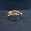 Anillos de mujer amantes de los diseñadores Ring Ring Joyería de lujo Tamaño 6-11 Aleación de titanio Accesorios de moda de artesanía de diamantes chapados en diamantes nunca FADE227P