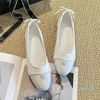 Tasarımcı Bale Daireleri Siyah Beyaz Patchwork ile Eşleştirilmiş Deri Deri Anti Slip Slipsiz Yuvarlak Toe Klasik Kadınlar Resmi Ayakkabılar
