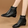 Bottes Hiver Pumps Chaussures Femmes Véries coins en cuir High Heel Ankle Femelle Top Square Toe Fashion Sneakers décontractés