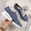 Chaussures habillées plate-forme baskets Femme Femme Casual Tolewear Footwear Breathable Meddle Heel Pump Air Mesh pour Tenis Feninino