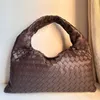 Weave Hand Bag Tote Bag designer handväska underarm axelväska lop hobo väska kalvskinn läder korsbodik väska stor kapacitet shopping väska fast färg rese väska svart