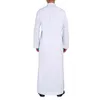 中東アラブ人男性の白い礼拝ローブスタンディングカラーカタールスタイルのエスニックコスチューム