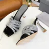 Slippers Sexy Rhinestones High Heels Chaussures pour les femmes Slire sur Peep Toe Party Fashion Champagne Crystals Sandales