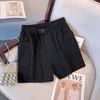 Shorts décontractés d'été pour femmes de taille plus taille noire gris tissu à taille haute la ceinture de conception de taille élastique double 240423
