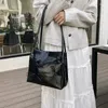 Bolsos de hombro plateado boque pequeño PU cuero para mujeres 2024 tendencia de verano diseñador bolsos de moda y carteras bolsas de axila