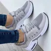 Lässige Schuhe 2024 Ladies Turnschuhe Schnürschnüre -Ferse Vulkanisierte dicke alleinige Luftkissen großer Frauen für Frauen