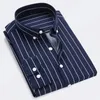 Merk mannen shirt mannelijke shirts gestreepte heren casual lange mouw zakelijke formele plaid camisa social 240411
