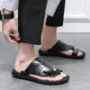 Talltor för män Summer Soft Sole Anti Slip Fashion Outwear Internet Red Beach Shoes Casual Sandaler Storlek 38-45