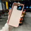 Socktillverkande flytande silikonmagnetiska fodral för iPhone 15 Pro Max 14 13 12, mjuk kickstand magsafe trådlös laddning av telefonomslag med detaljhandelspaket