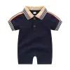 Nowonarodzone dziecko Romper Designer Ubranie Summer Toddler Girl Chłopiec Krótki rękaw dziecięcy koszulka polo Bawełna kombinezon Stripe Niemowlę Rompers G220609