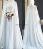 Biała muzułmańska suknia ślubna 2023 Islamskie eleganckie czapki koronkowe zamek ślubny suknie ślubne długie rękawie Dubai Arabic Bride Vestido de noiva casamento
