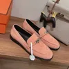 2024 Luxus -Design Kelly Loafer Casual Shoes Summer Walk Destin -Ladung Frauen Rosa Balck Weißblau Ziegenleer mit Kelly Buckle Echtes Lederkleid Oxfords Flats