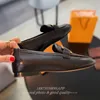 Lässige Schuhe elegante Aprikosen Wildlederinnen Frauenflats runden Zehenladungslaien Leder -Metallschnalle bequemes Gehen