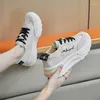 Lässige Schuhe Sneakers Frau Sportgeschäfte Mode Running Women Dick Soled Trainer Tennis weibliche vulkanische Sportschuhschuhe