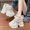 Lässige Schuhe 2024 Frauen zu Fuß Sneakers Autumn Schnüre-up hohe Plattform Chunky atmbare Leder Winterkeil Heels