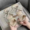 Slipper Kinder Schuhmädchen Bow Prinzessin Schuh Neue Sommer Sandalen Strasshöre weiche Sohlen Non Slip Kid Casual Schuh Zapatos Nia Y240423