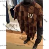 Louies Vuttion Shirt Männer T-Shirt weibliche Designerhemd aus hochwertigem Stoff Kurzarm schnell trocken Anti-Falten-Qualität Neutral T-Shirt Louiseviution Shirt 696