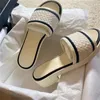 النعال مستديرة الأحذية للسيدات ألوان مختلطة مربع منخفض الكعب الشبكة Sabdalias femme pantuflas نسج zapatos mujer chaussure