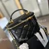 Portable Women Mini Designer Makeup Bag 11/18cm With Mirror Two Sizes Luxury Handbag Matelasse Chain Underarm Bag Evening Clutch Trend Coin Purse Card Holder Borsa