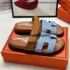 H Designer Chypre Sliper Sandals classico Sandali piatti piatti Summer Lady Flip Flip Flip di alta qualità uomini Donne Slide taglia 35-44 maschi personalizzati