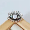 Broschen 2024 Vintage Shiny Freshwater Bead Devil's Eye Brosche Mode und elegantes Mantel -Pin -Kragen Accessoires Geschenk