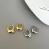 Ohrringe Jwer Kupfermetall -Hoop -Ohrringe für Frauen Einfaches Design exquisite junge Mädchen Geschenk Hochzeitszubehör Schöner Schmuck