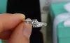 Zespoły 0,5 karatowe sześcienne cyrkon pierścionek zaręczynowy romantyczna biżuteria czysta biały kolor kolor srebrna srebrna pól ślubna Prezent dla kobiet