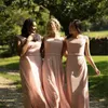 Pearl roze bruidsmeisje jurken schep nek a-line lange chiffon geplooide bruidsmeisje jurken backless bruiloft feest gastenjurk plus maat