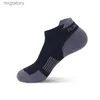 Herrstrumpor Mens Summer Sports Socks Högkvalitativ bomulls andning Mesh Tyg Tyg Svett Absorption Fitness Seamless Parker Y-formad klack Låg midja Båt YQ240423