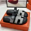 h Sandintes de chypre de créateurs Sandales plates plage classiques Luxury Summer Lady Leather Flip Top Quality Men Femmes Femmes Taille 35-44 Custom pour hommes