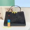 Borsa per designer di promozione del negozio 2024 Nuova borsa in pelle di coccodrillo in pelle camere trasversale all-in-one borse da donna di grande capacità