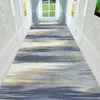 Tapis léger de luxe couloir long tapis de couloir pour le couloir décoration maison moderne hall lavable allée entrée de décoration de décoration tapis t240422