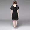 Robes de fête ZXryxgs Tempérament élégant Summer Summer Women's Black 2024 Lace V-Neck Taist était mince robe de mode à volants