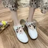 Buty swobodne kobiety Single 2024 Spring Sofe Sole Non-Slip Oxfords Flat Comfort Lace Up Light Walking Round Balet