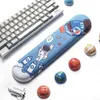 Мышиные накладки запястья отдыхает клавишная запястья для отдыха поддержание для подготовки костюма Mousepad Blue Color Астронавт 36 см 44-см для памяти мультфильм Силиконовый Силиконовый Анти-Слип Game PC Ноутбук Y240423