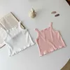 T-shirts zomer baby mouwloos sling vest baby meisje hartpatroon holle tops katoen kinderen t shirts kinderen vaste bodem h240423