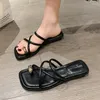 Slippers Flats Femmes Clip Toe Square Shoes Summer Beach Sandals 2024 Designer Flip Flops Walking Zapatillas Mujer Tlines