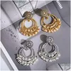 Chandelier en peluche de lustre rétro Round Boucles d'oreilles Jhumka pour les femmes 2024 Bijoux indiens Gold ethnique / couleurs sier Flower Pearl Pichet Wedd Dhvg5