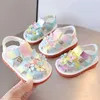 Premiers marcheurs 0-18m pour bébés filles chaussures de coton rétro de printemps automne-tout-bassins préwalkers coton chaussures infantile de fond doux premier marcheurs y240423