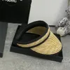 Visores de cartas de diseñador de mujer Sun Hats Fashion Sombrero de paja Capa de visor para hombres Cubo de verano ajustable Sombreros de playa al aire libre