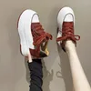 Scarpe casual sandali rotondi sandali da donna autunno traspirabile traspirante a 9 cm Piattaforma alta ridotta con le scarpe da ginnastica con sneaker di muffin