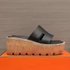 Kadınlar Kama Platformu Terlik Tasarımcı Mule Cowhide kalın taban slip-on sandalet Lady Fashion Beach Leisure Açık Mekan Ayakkabı Lüks Terlik 35-42 Kutu