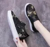 Casual skor kvinnor andas sommar dold kil sneakers kvinna platt med i promenader loafers