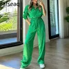 Ternos de cetim verde para mulheres 2024 Botões de estampa de leopardo da primavera Camisas elegantes TwoPiece Set Office Womens Shiny Trouser Suit 240407